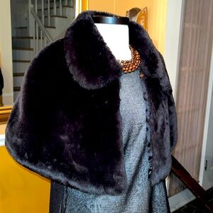 WRAP N’ STYLISH FAUX FUR